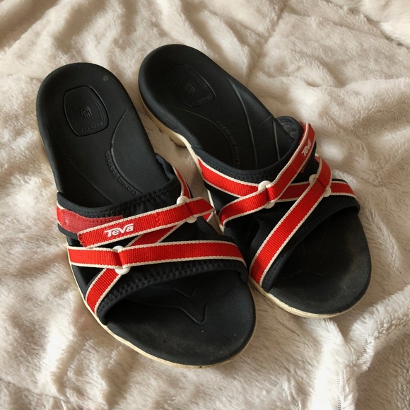 Teva Shoes - 🔥Teva Red and Black Sandals Size 9